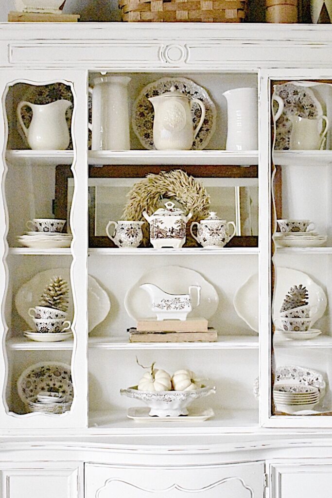 White china deals cabinet hutch