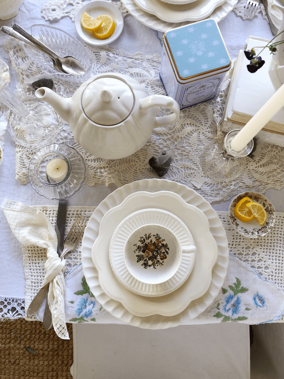 https://www.vintagehomedesigns.com/wp-content/uploads/2022/04/tea-party-place-setting-4.png